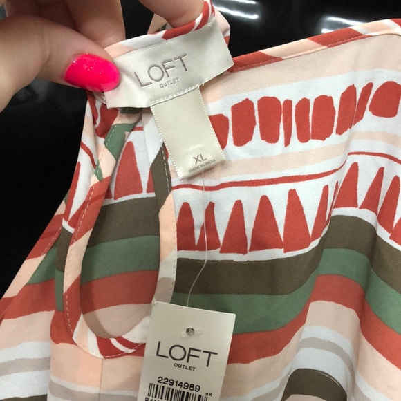 NWT LOFT Top - Picture 5 of 6